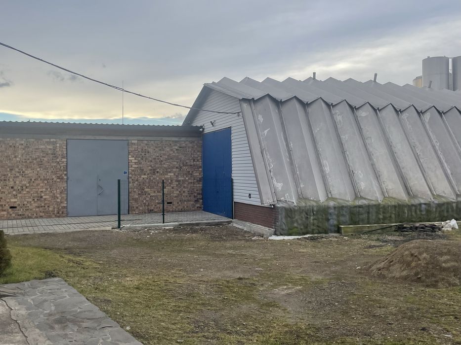 Продам .Склад.Ангаг.магазин.Комерційне приміщеня .