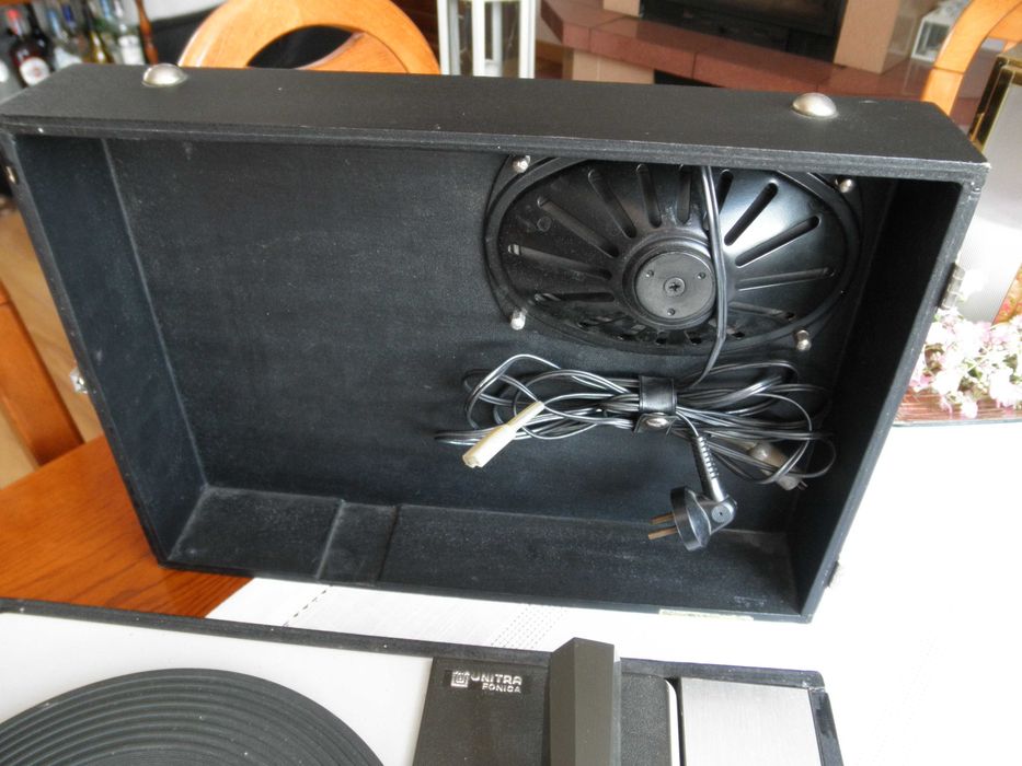 Gramofon UNITRA WG 550 . Dwie wkładki.