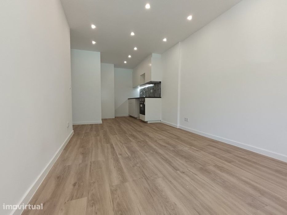 Apartamento T2 Renovado em Odivelas — Odivelas, Lisboa