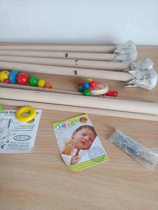 Trapez do zabawy dla niemowląt Hess drewniany