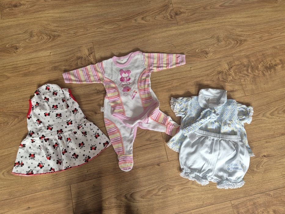 Zestaw ubranek dla dziewczynki 56/62 cm
