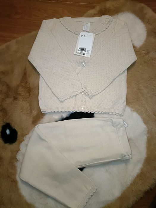 Jasno beżowy komplecik rozmiar 92