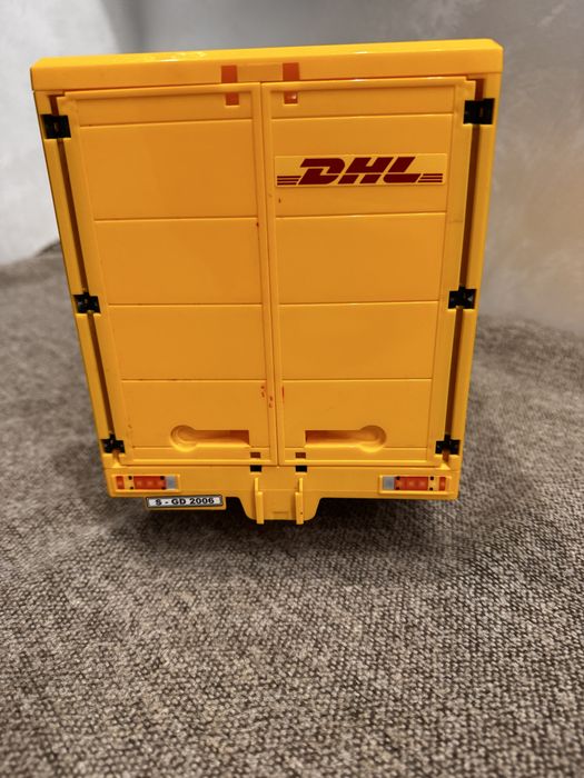 Машинка Bruder фургон Mercedes Sprinter DHL