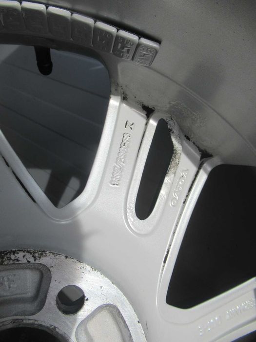 Alu+opony zima R17 VOLVO XC70, FORD KUGA I,GALAXY 3,S-MAX II  2071
