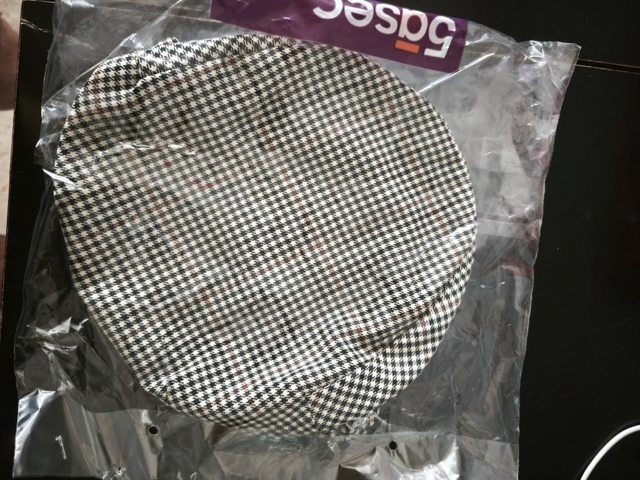 Boina homem limpa a seco