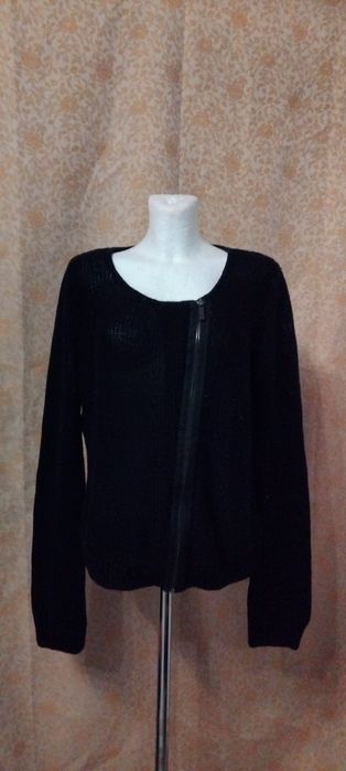 Sweter czarny Up Fashion rozm.  M