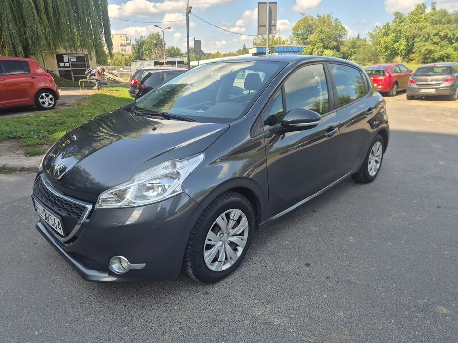 Peugeot 208
