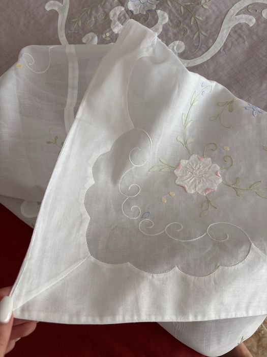 Colcha de casal organdy e algodão bordada à mão da madeira 230x268 com cores pastel