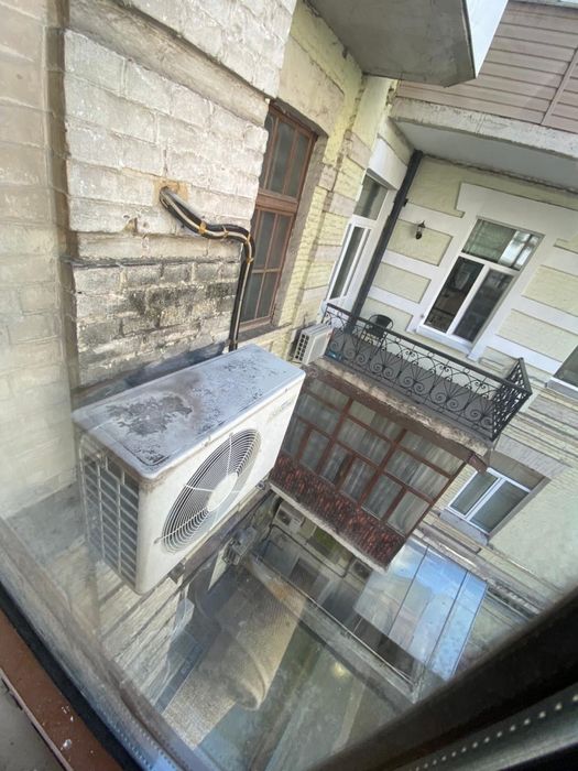 Kондиціонери 12шт  у відмінному  стані  та  сауна