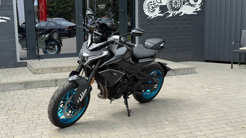 СF Moto 800nk мотоцикл