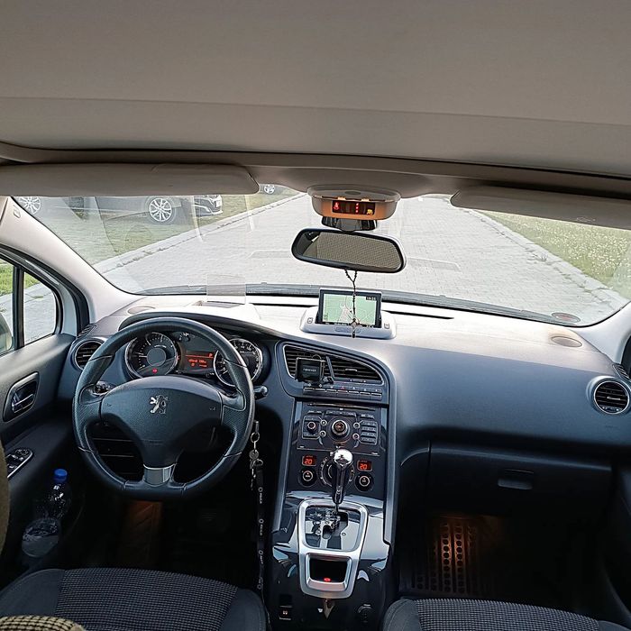 Peugeot 5008 2,0 HDi 163km. Automat, kolor biała perła, bogate wyposażenie.