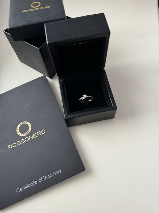 Каблучка з діамантами від фірми ROSSONERO 750 проба