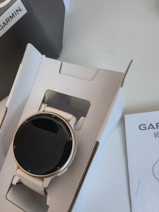 Zegarek sportowy Garmin Vivoactive 5. Nowoczesny