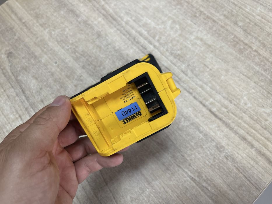 Dewalt DCD777 / безщітковий шурупокрут Девольт