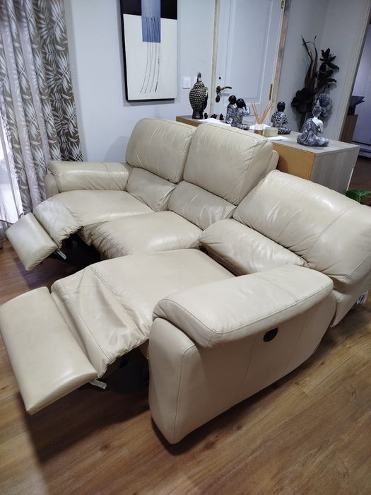 Sofá de 3 lugares relax em pele - creme
