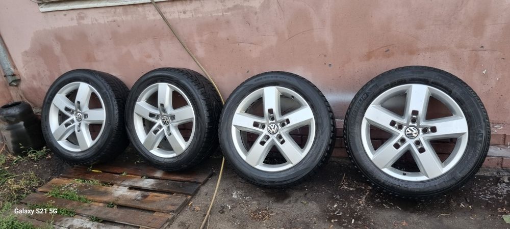 Резина с дисками  в отличном состоянии R19