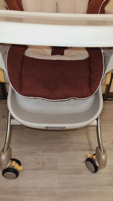 Стульчик люлька для годування Combi