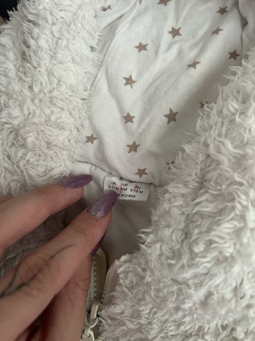 Biały sweterek puchaty f&f 74