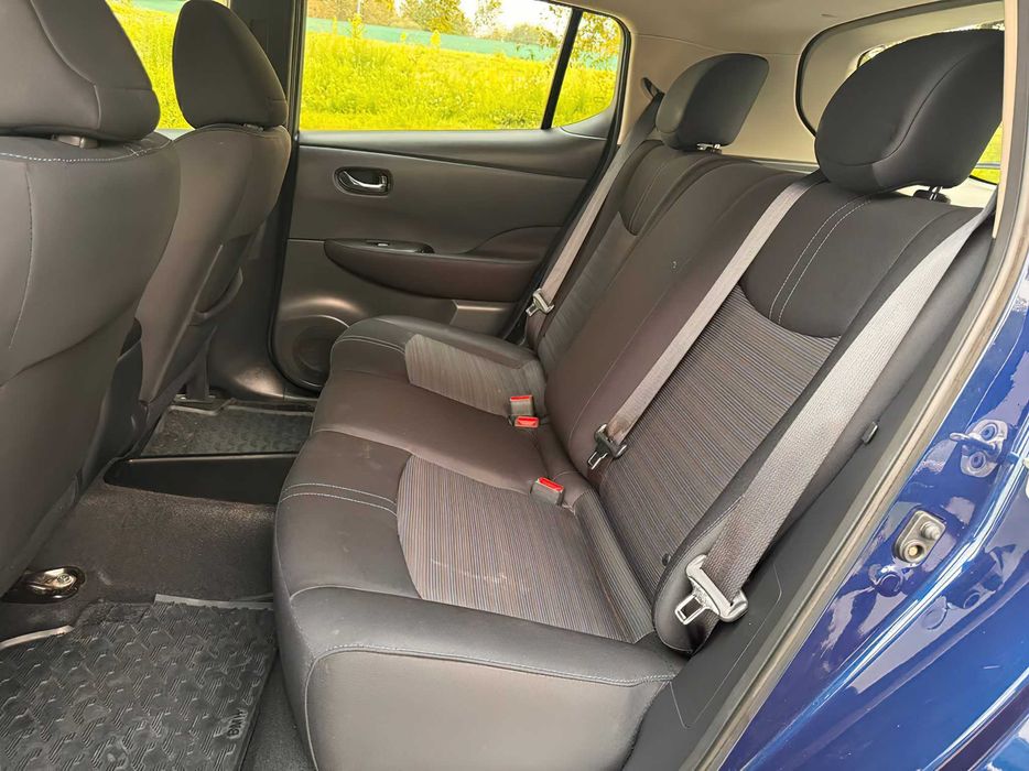 Nissan LEAF SV      2020