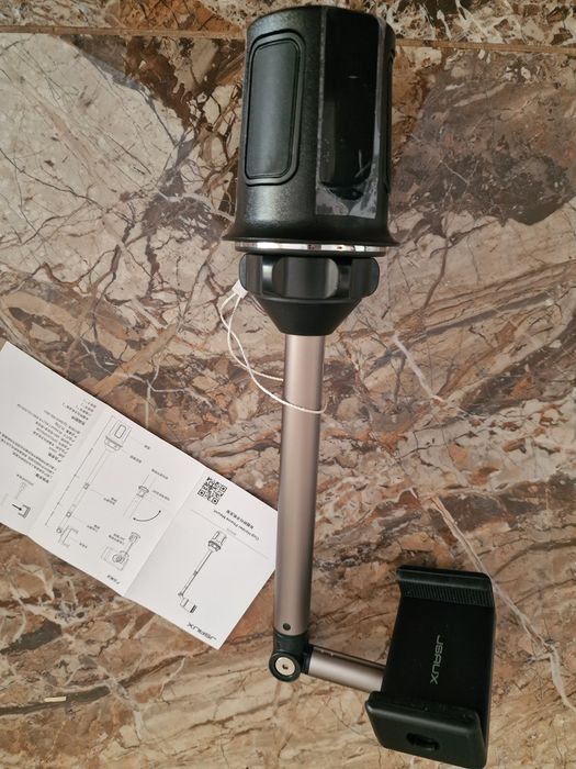 Uchwyt samochodowy na telefon