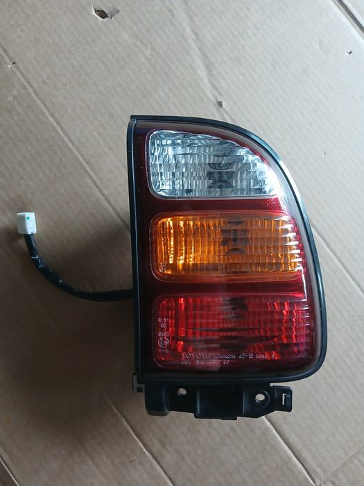 Lampa tylna tył prawa TOYOTA RAV4 I lift 94-00 org.