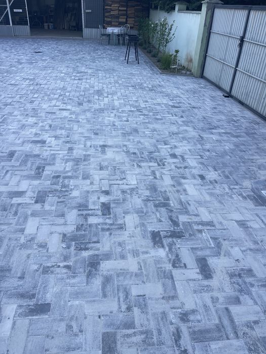 Професійне викладання бруківки в місті Ужгород