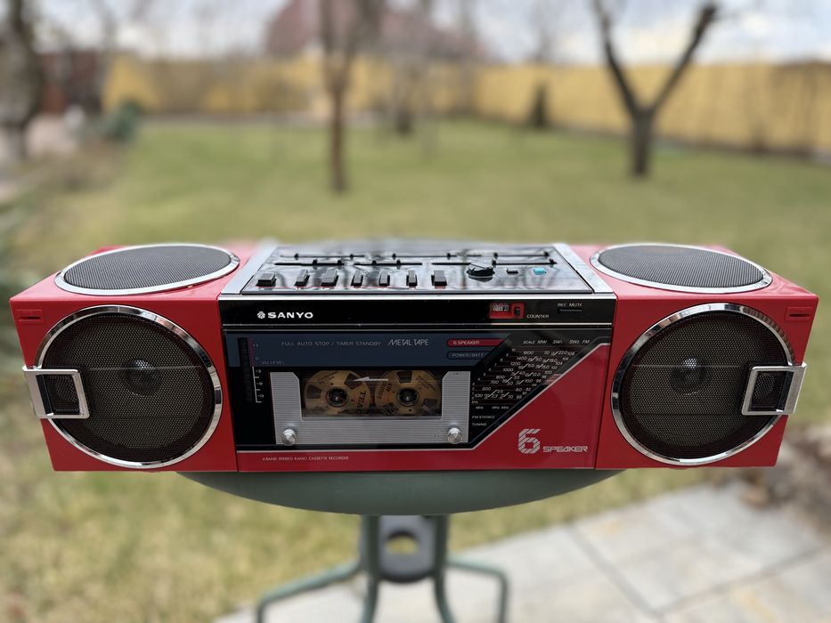 Продам магнитолу Sanyo M7740K