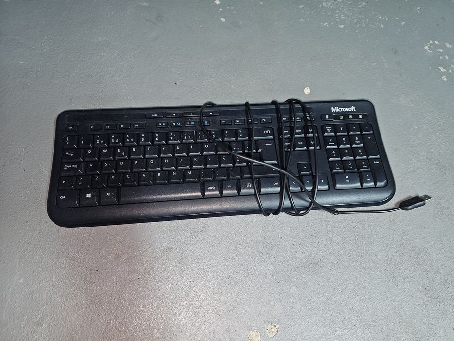 Vendo Teclado Microsoft 600423701575170140160