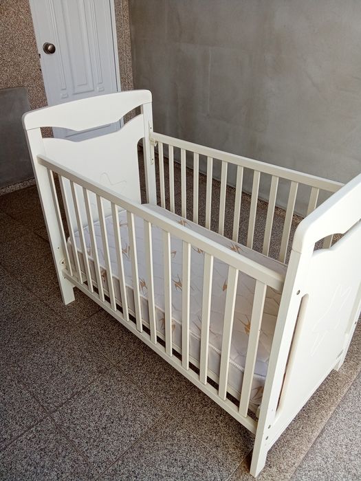 Berço bebécom colchão
