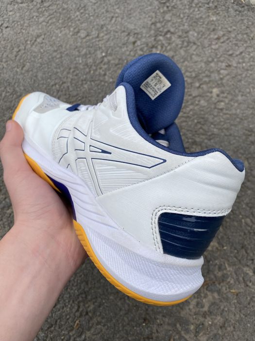 Волейбольні кросівки Asics sky elite ff