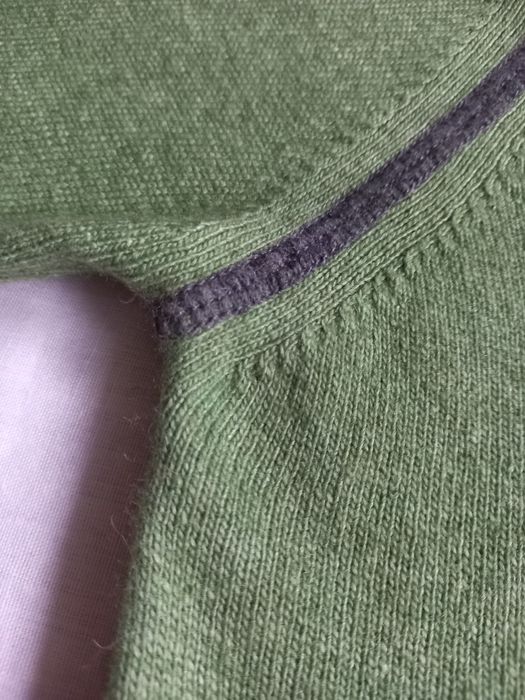 Пуловер з вовни та кашеміру