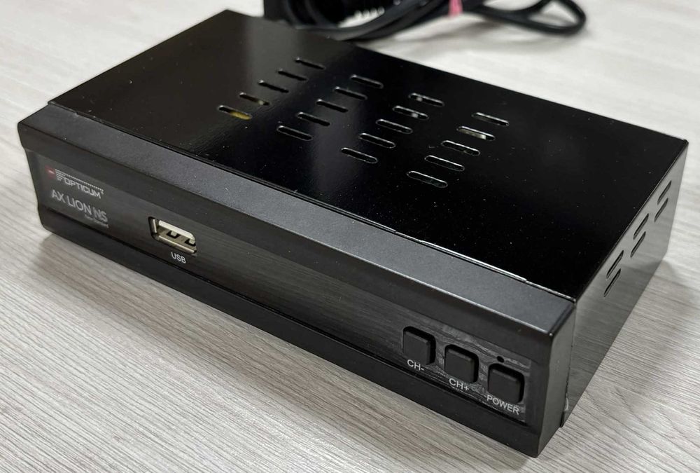 Dekoder / Tuner DVBT2 Opticum Ax lion