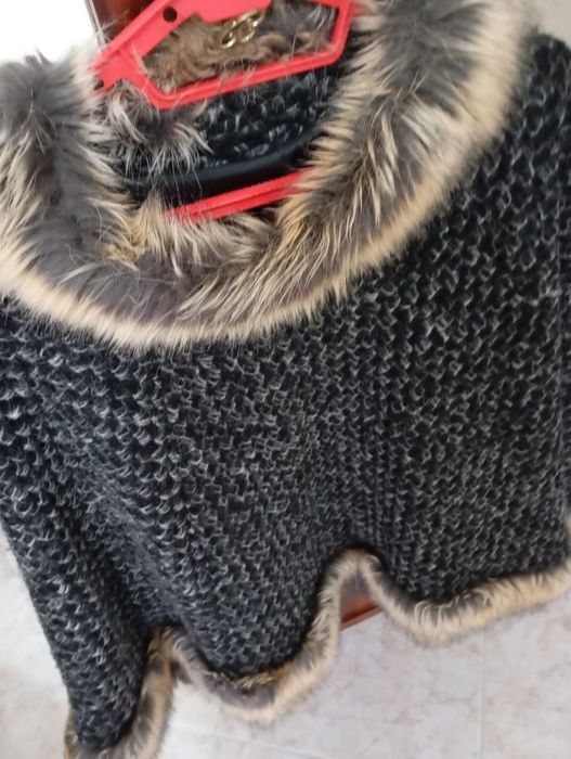 Estou a publicar este anúncio para venda deste casaco com gola