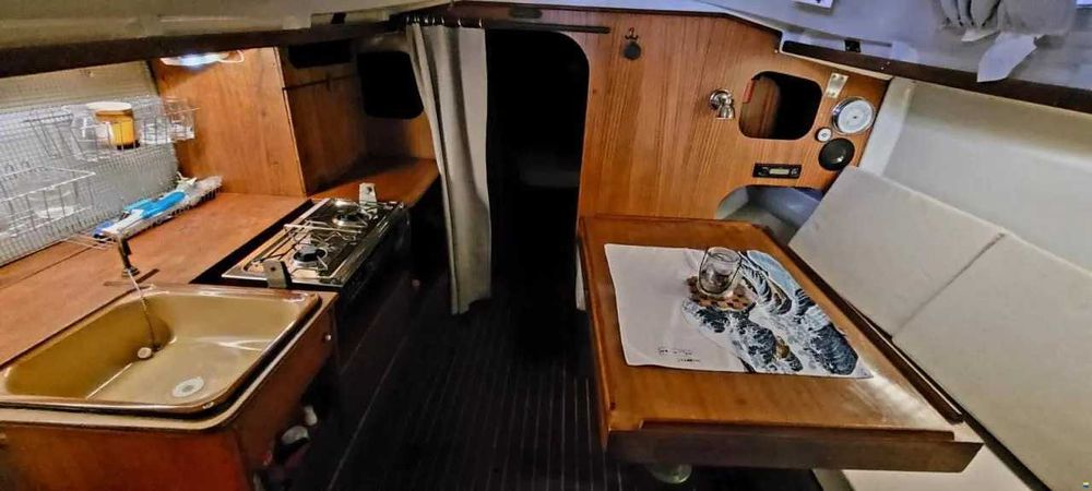 Jacht żaglowy morski Ecume de Mer 7,9m,  Cisza