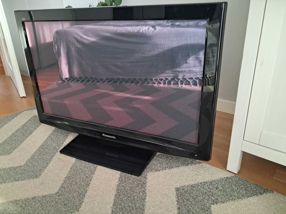 Panasonic Viera 37" TX-P37C2E Plazma + pilot