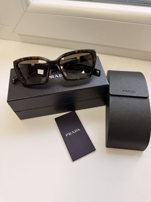 Продам очки Prada