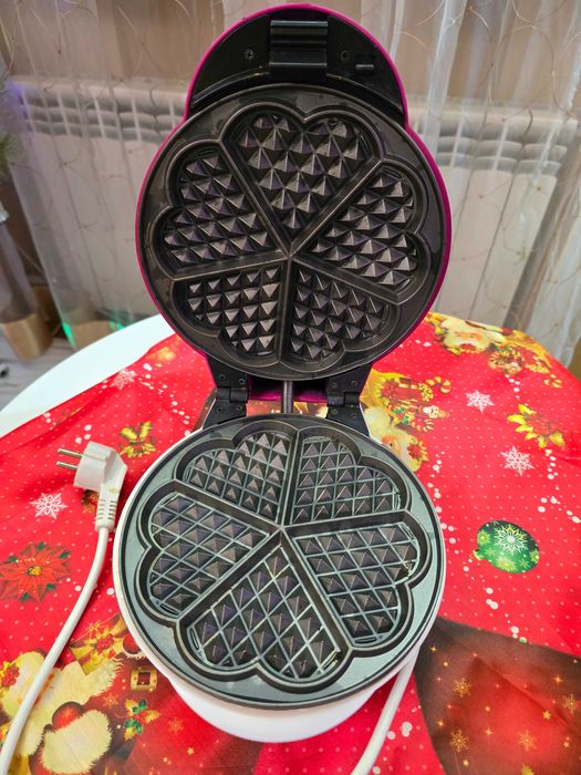 Вафельница Gorenje WCM702 PR