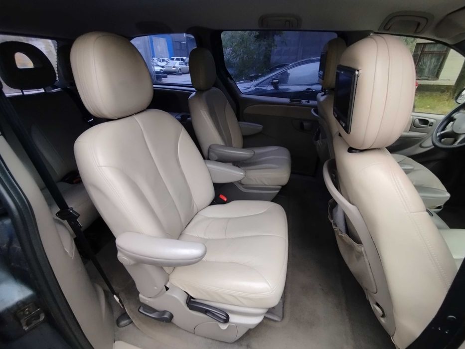 Chrysler Grand Voyager 3.3 v6 AT газ бензин автомат минивео 7 мест