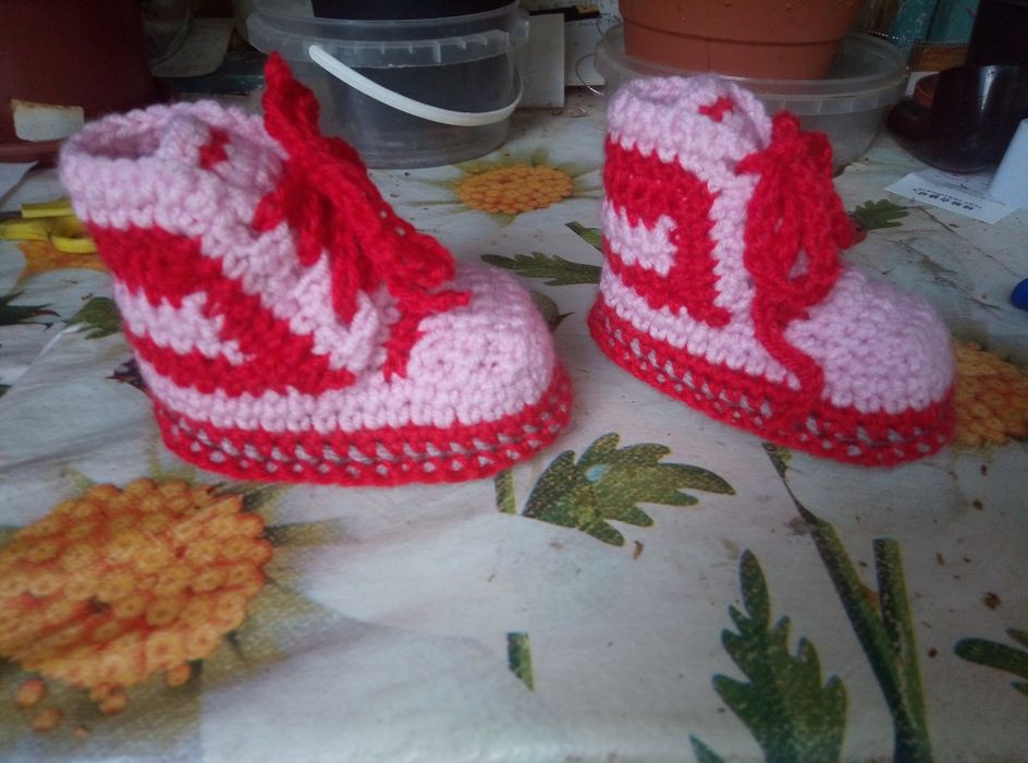 Продам вязаные пинетки