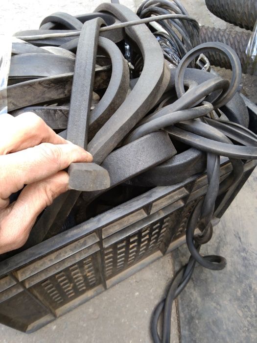 уплотнитель крышки люка на бензовозы, цистерны и др. Маслобензостойкий