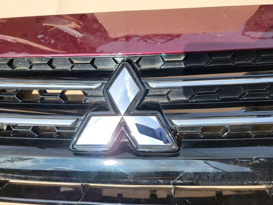znaczek logo emblemat atrapy przód mitsubishi space star oe 7415a560 125 mm
