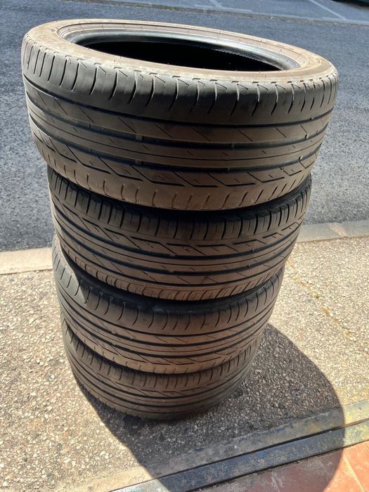 225/45/17 Bridgestone 4 pneus