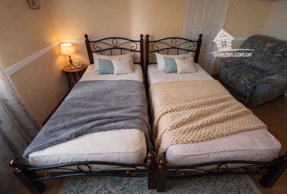 Посуточно. Дом 450 кв., 7 спален. НОВЫЙ ГОД - 30 000 грн.