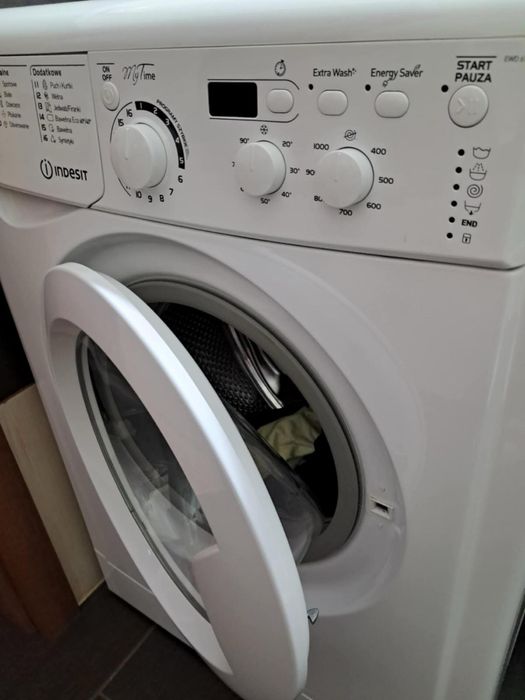 Lodowka BEKO pralka INDESIT kuchenka gazowa AMICA Cena za całość