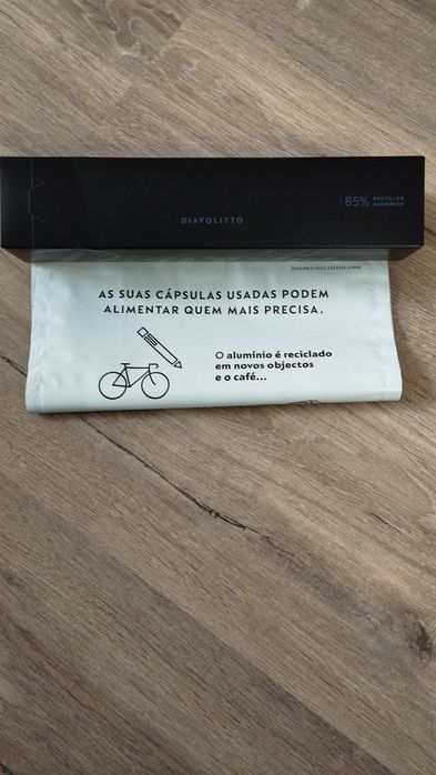 [NOVA] Máquina café Nespresso Vertuo Pop Black + cápsulas
