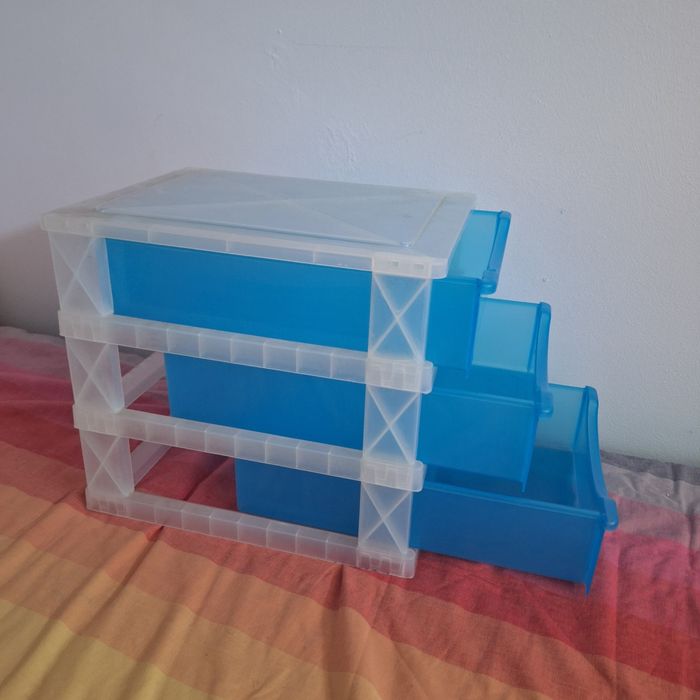 Caixa com 3 gavetas, como Nova