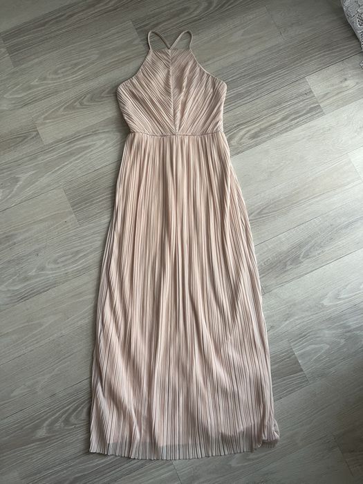 Długa plisowana sukienka