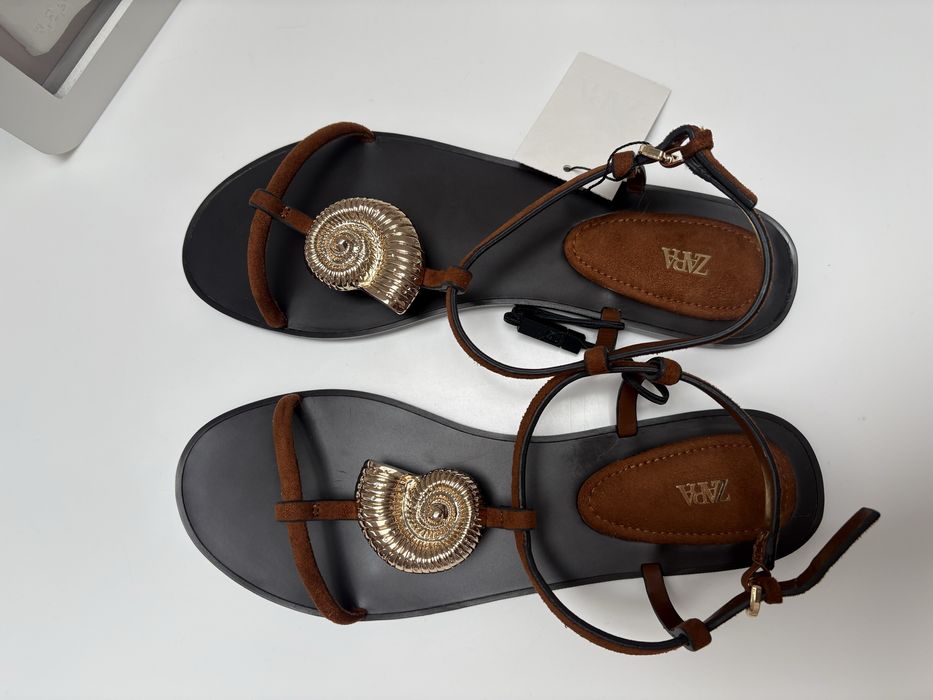 Боссоніжки шльопанці Zara. Нові