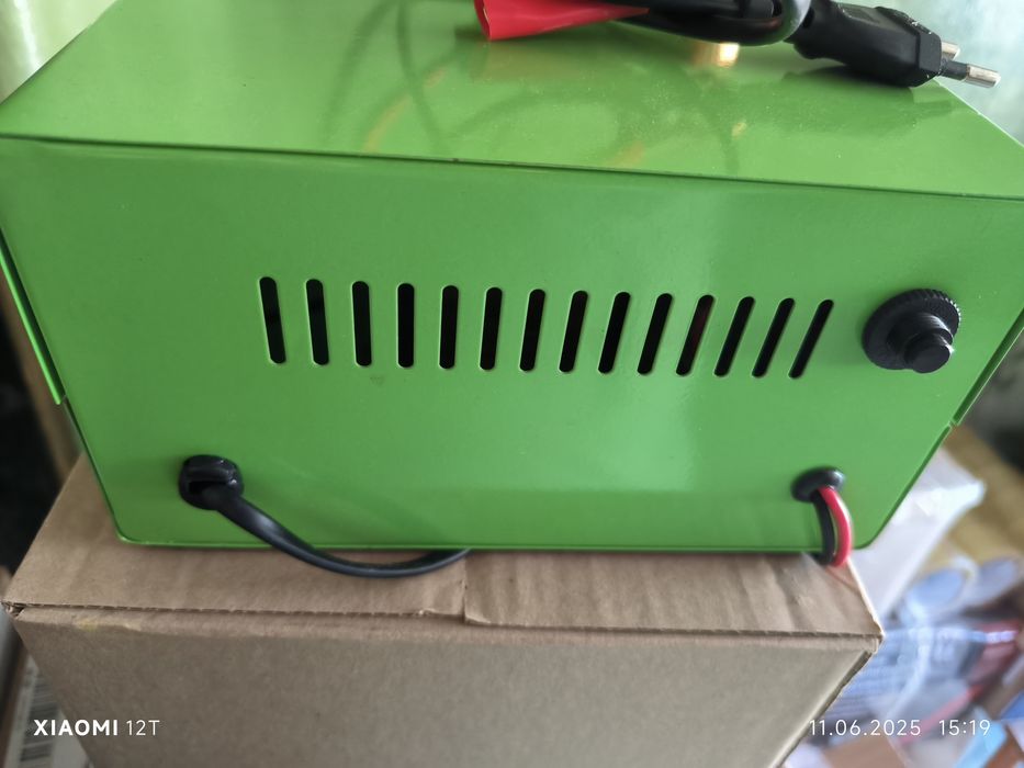 Продам зарядное устройство ARMER ARM-LC10B