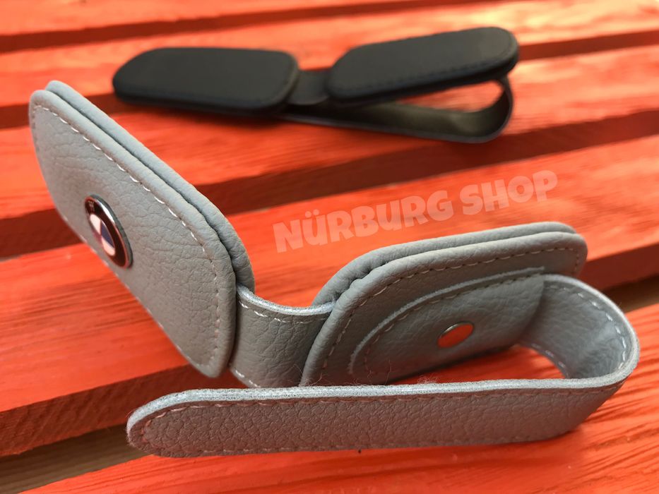 Держатель для очков с логотипом BMW под очечник на козырёк